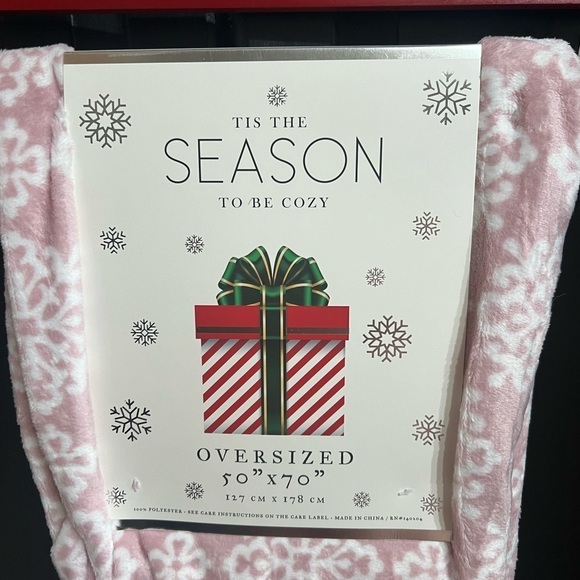 NWT-❄️ Pink Oversized Snowflake Throw - Picture 6 of 6